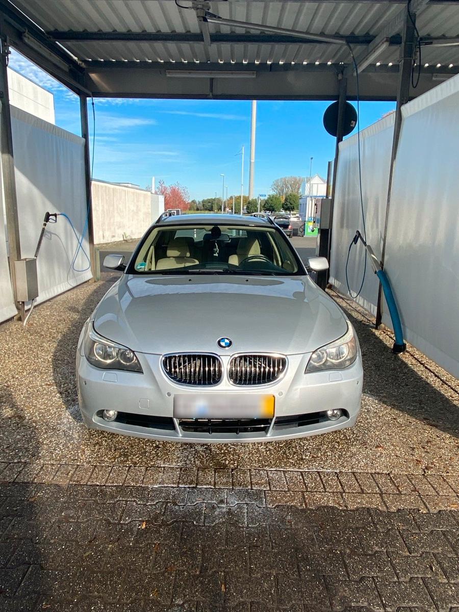 BMW 525