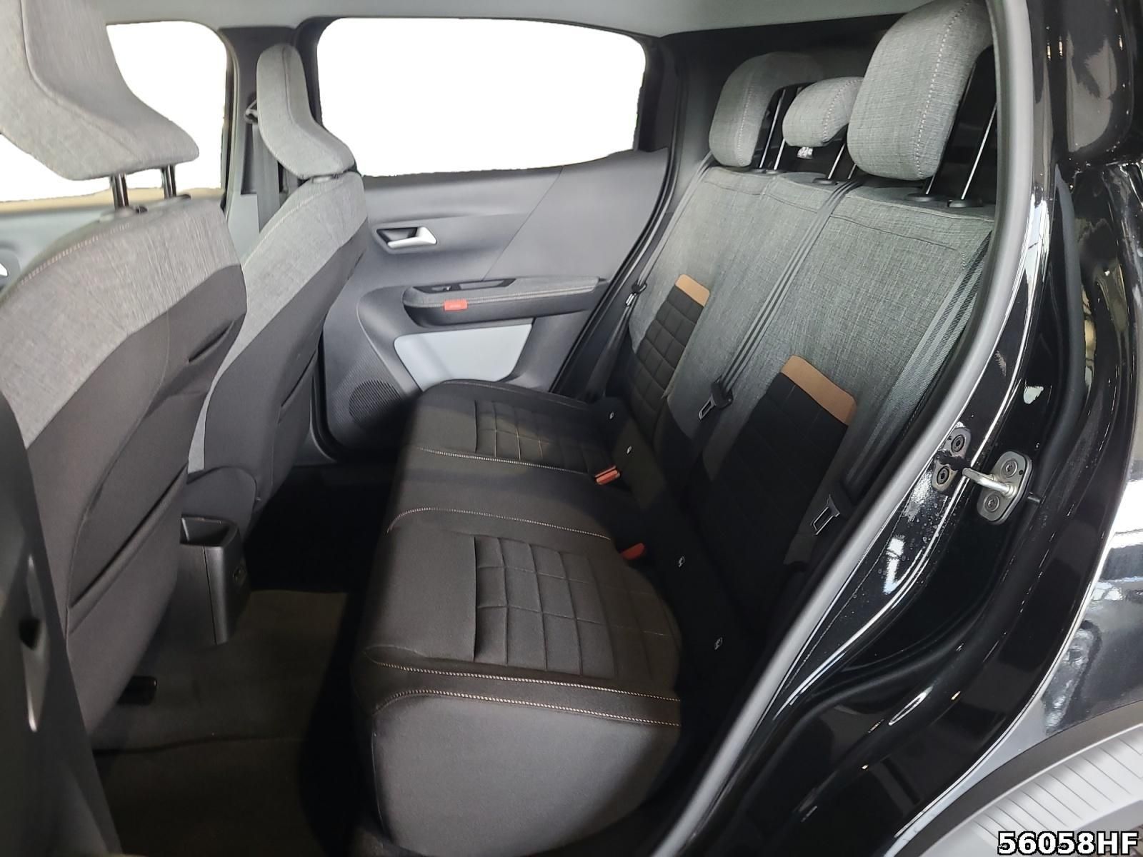 Fahrzeugabbildung Citroën C3 Aircross Plus Turbo 100 PS MT