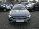 Volkswagen Passat Variant 1,5 TSI 7 GANG DSG AHK,Kamera - mit Benzin-Antrieb: Grau, Dachreling, Kombi