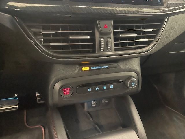 Fahrzeugabbildung Ford Focus Turnier ST X HUD AHKabnehmbar Navi B&O LED