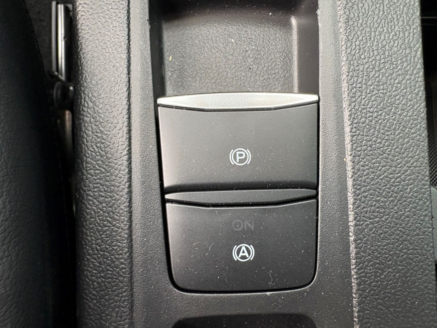 Fahrzeugabbildung Ford Focus Turnier ST-Line X HUD AHK-abnehmbar Navi