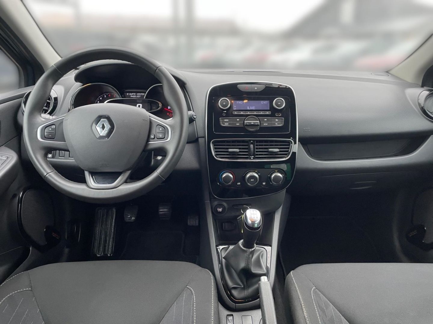 Fahrzeugabbildung Renault Clio IV Grandtour Limited Klima Tempomat DAB