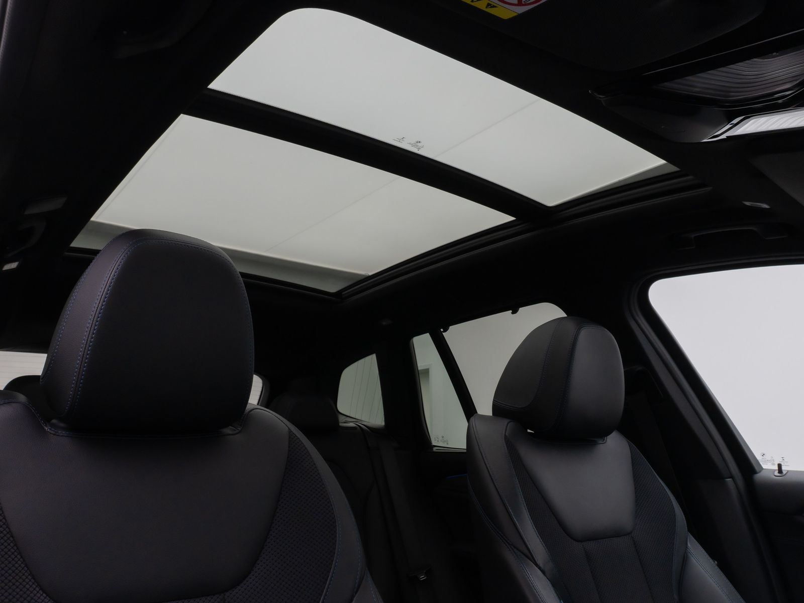 Fahrzeugabbildung BMW X3 xD30e M Sport Panorama 360°HUD DAB HiFi 20Zl