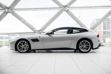 2017 Ferrari GTC4LUSSO — фото 6