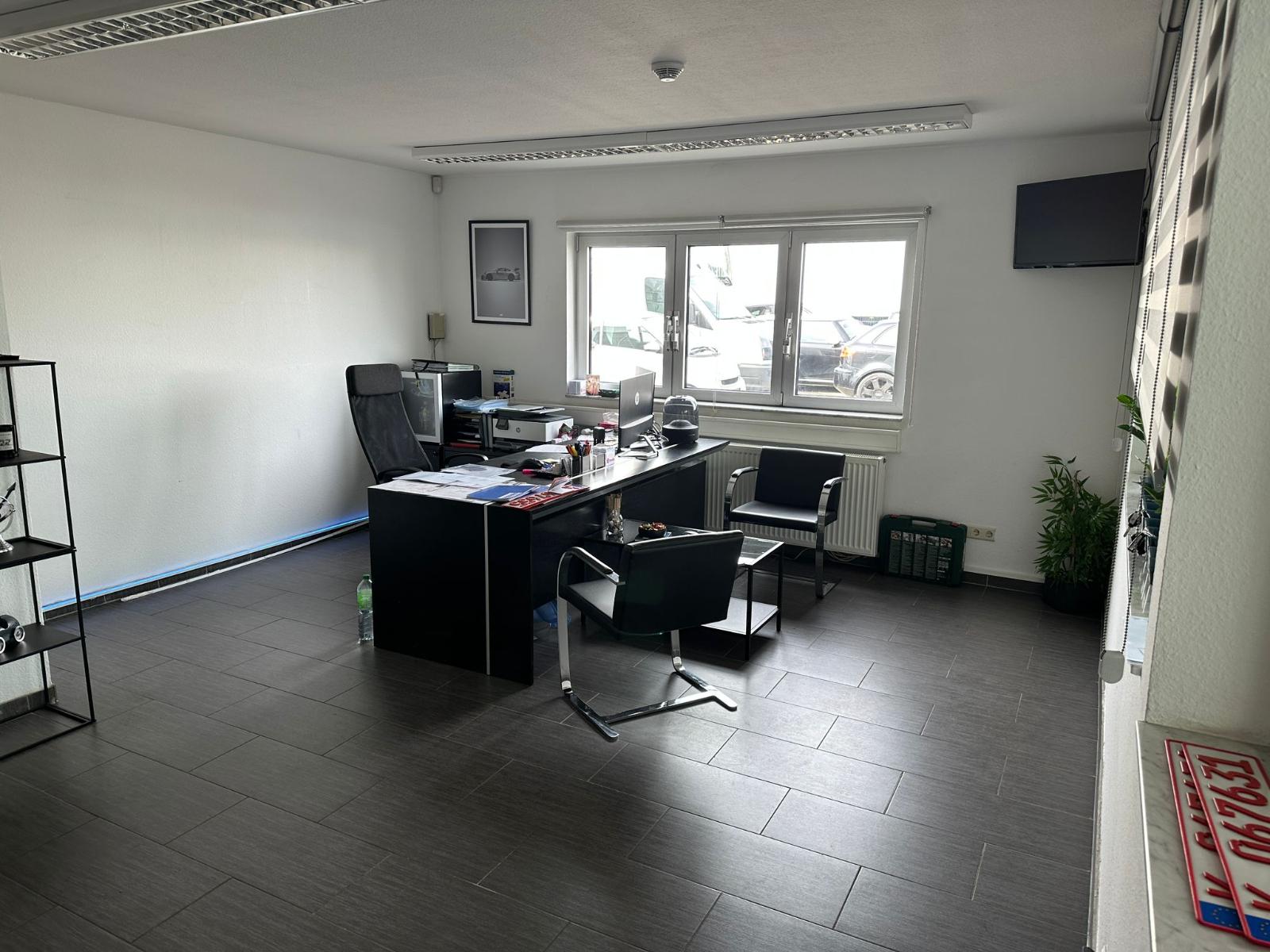 showroom-image-bottom