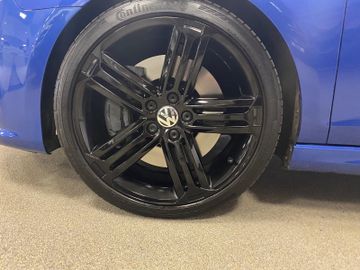 Volkswagen Golf - 8