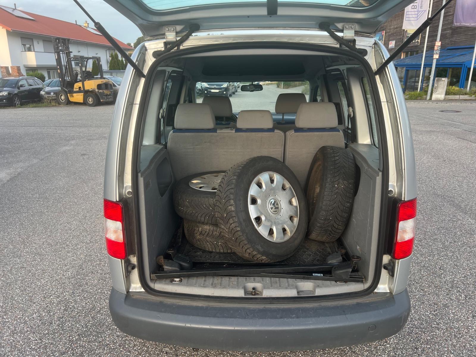 Volkswagen Caddy 2010 — photo 12