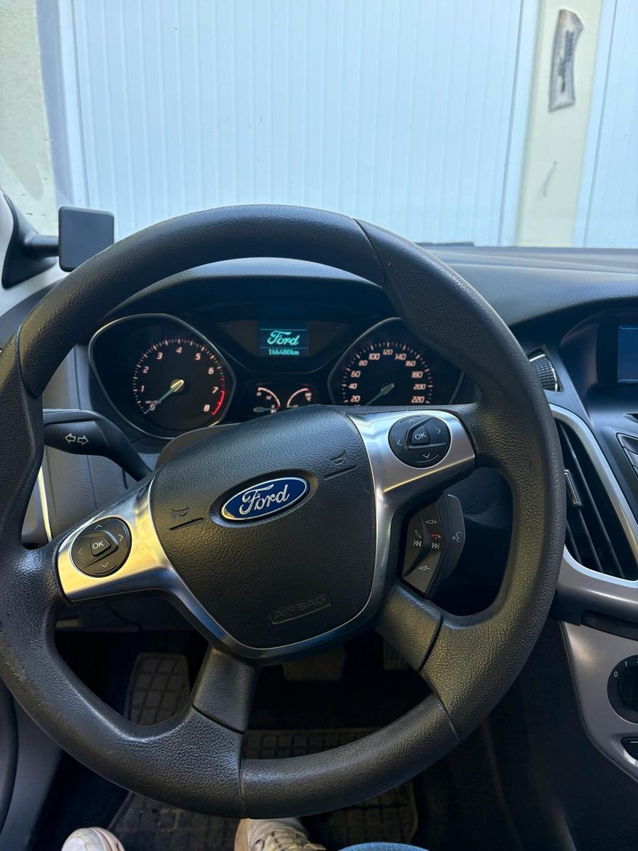Ford Focus 2012 — photo 12
