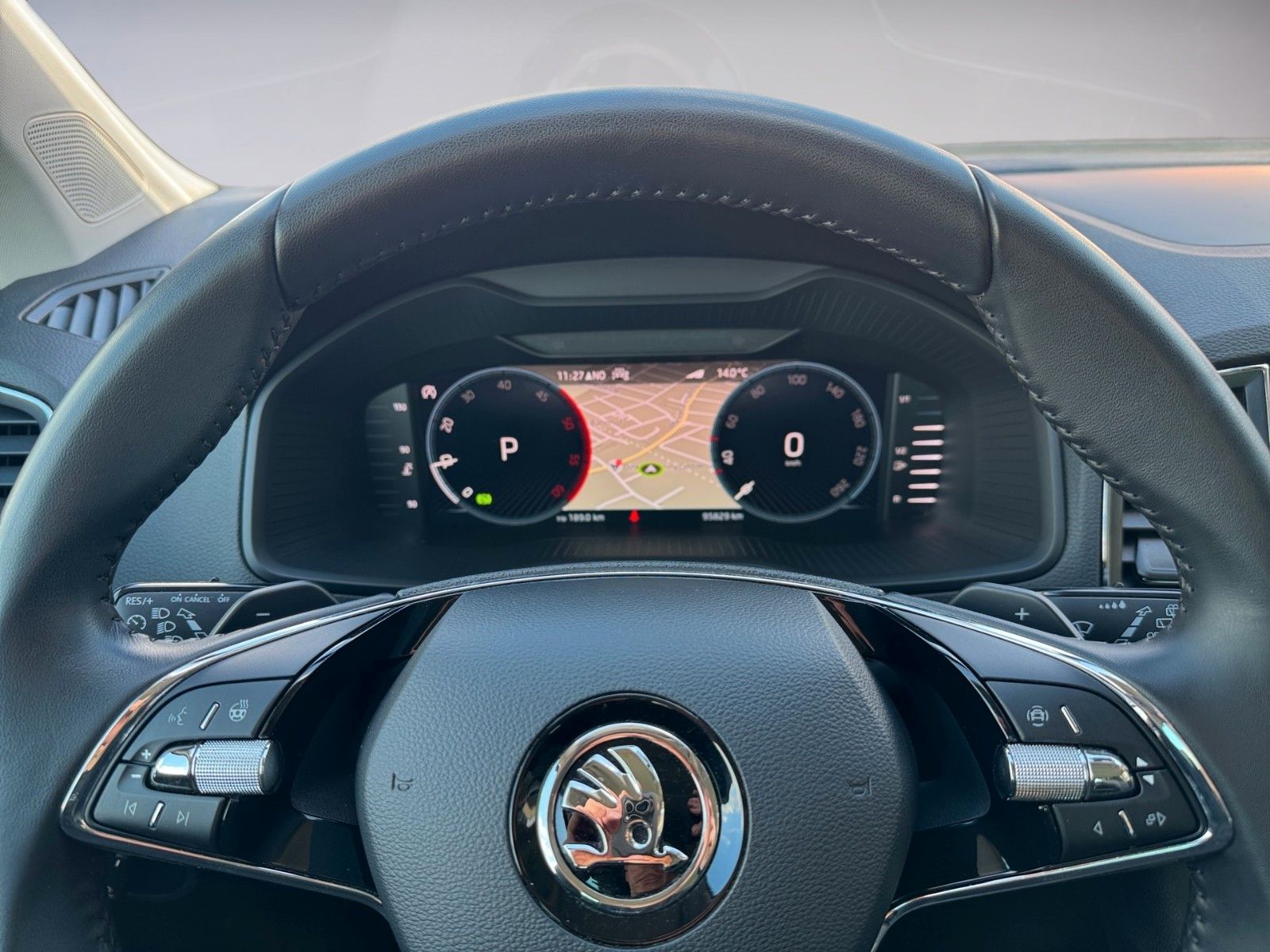 Fahrzeugabbildung SKODA Karoq 2.0l TDI DSG 4x4 STYLE