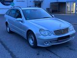 Mercedes-Benz C220CDI T AVANTGARDE/Navi/AHK/Klima/Tempomat/PDC - Mercedes-Benz C 220 aus 2006