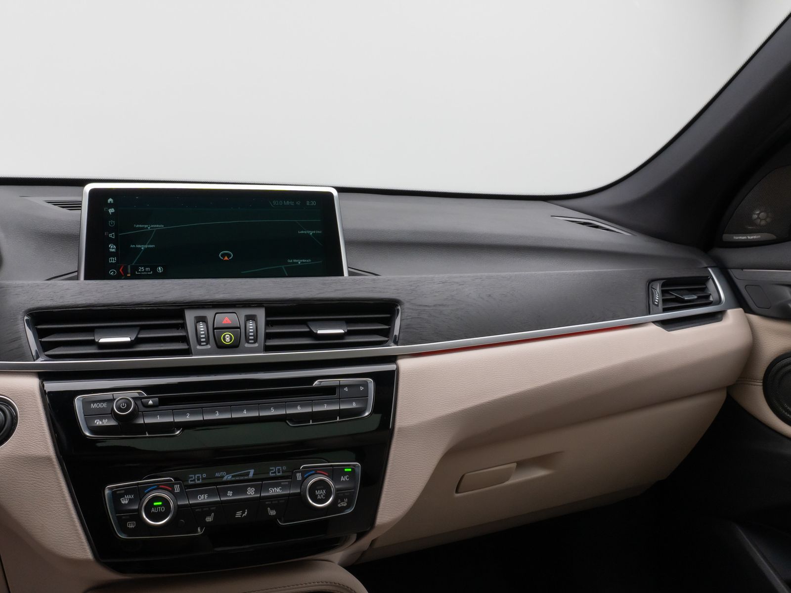 Fahrzeugabbildung BMW X1 sD20i xLine Panorama HUD H/K AHK Leder Voll