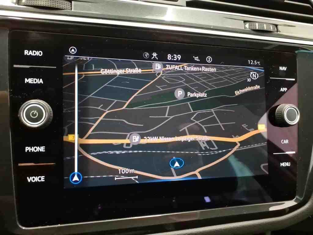 Fahrzeugabbildung Volkswagen Tiguan TDI Urban Sport DSG LED AHK Navi AID ACC