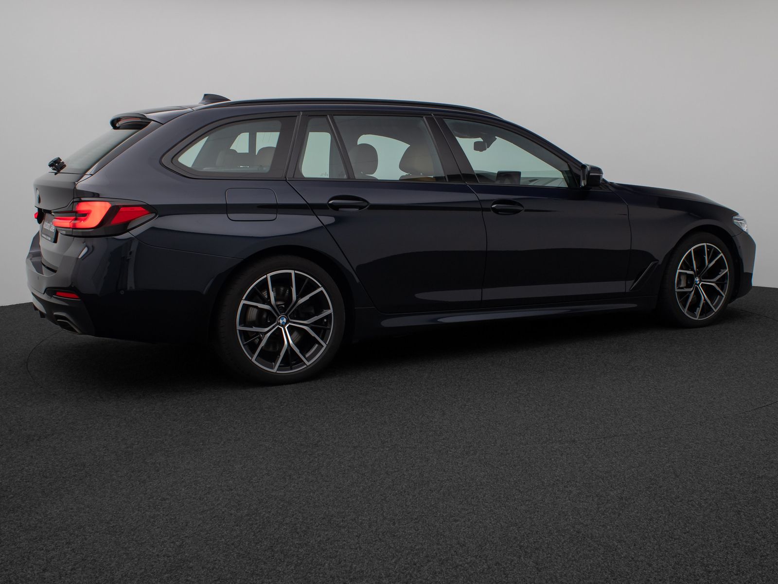 Fahrzeugabbildung BMW 540d xD  M Sport Laser Kamera HUD DAB H/K 19Zoll