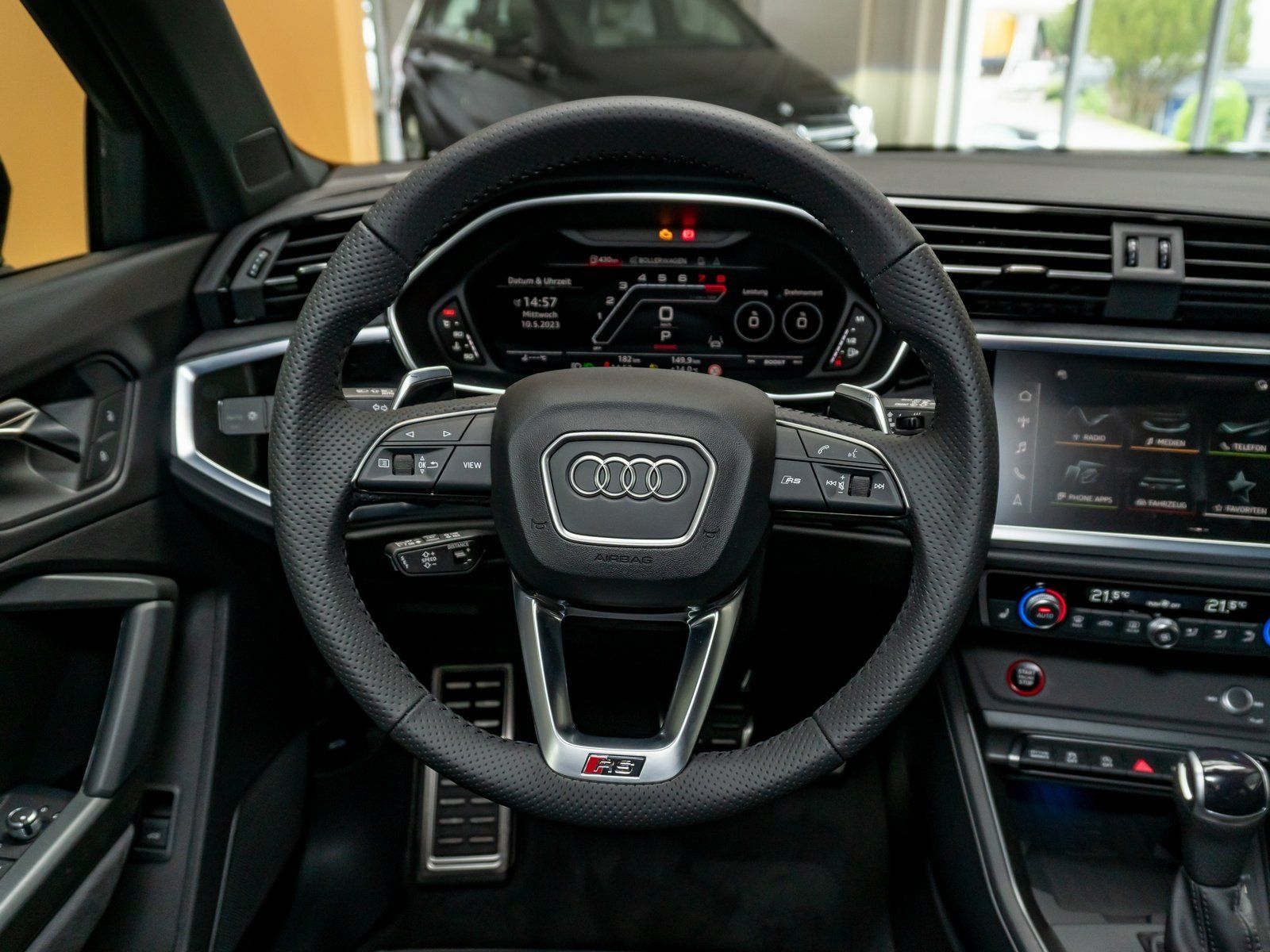 Fahrzeugabbildung Audi RS Q3 SB Essential Garantie`28 im Kundenauftrag