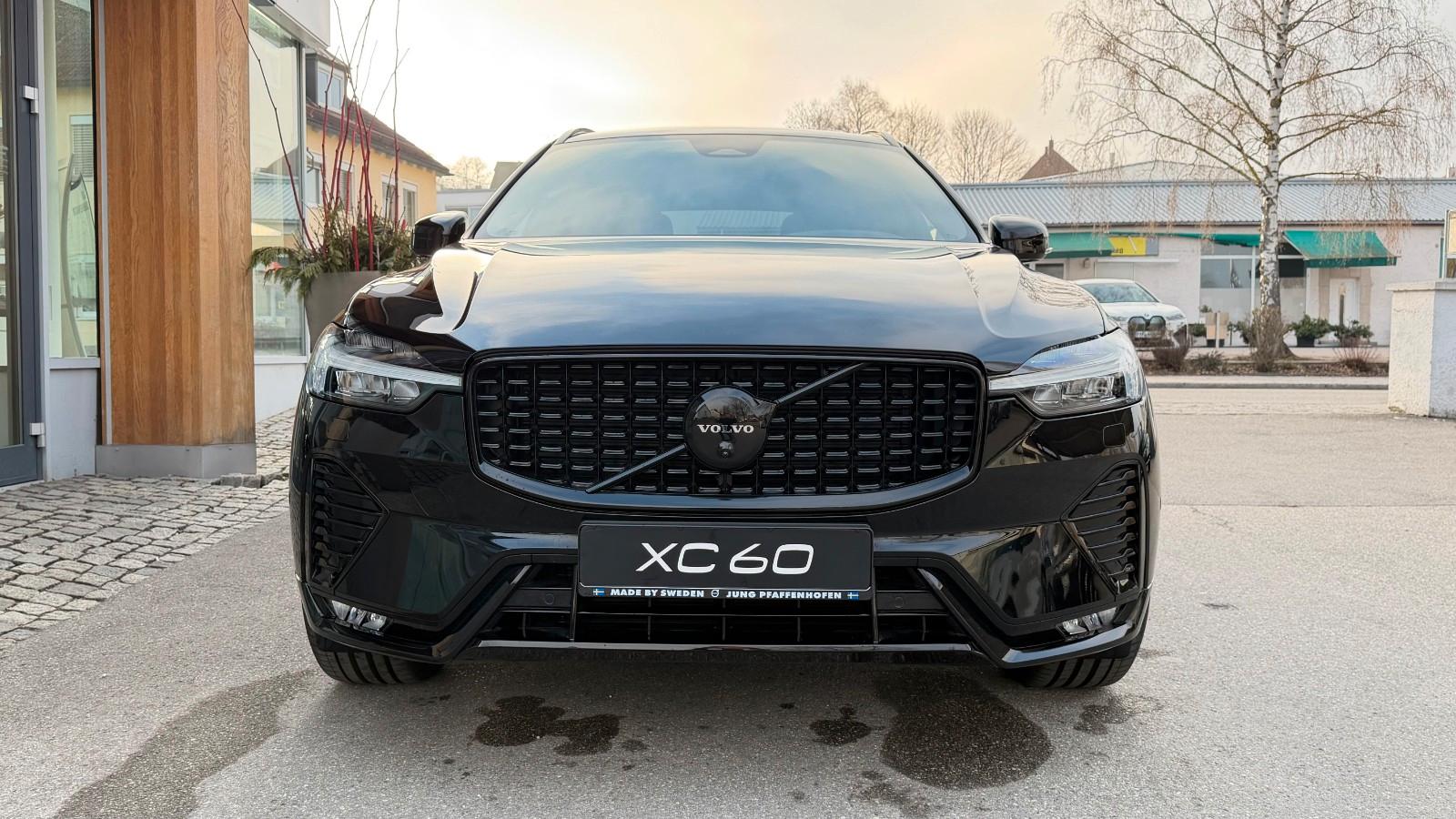 Volvo XC60 Plus Black Edition AWD/Luftfahrwerk/AHK+
