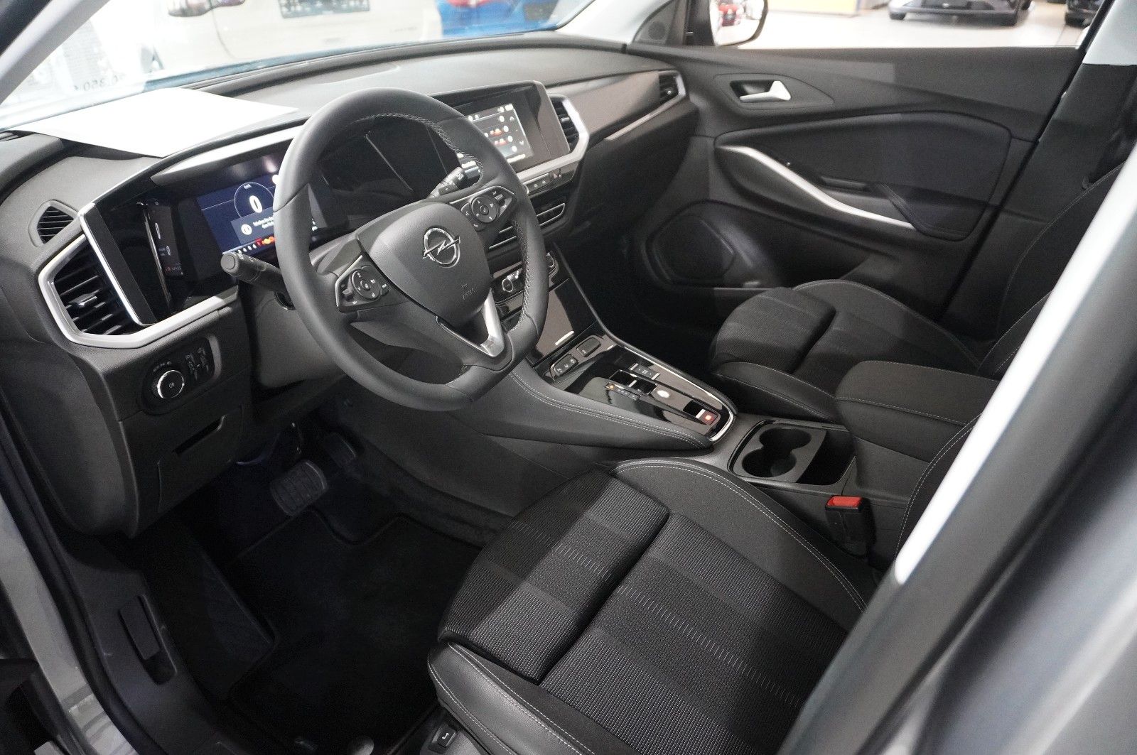 Fahrzeugabbildung Opel Grandland (X) 1.2T ENJOY NAVI/LED/KAMERA/SH/DAB+