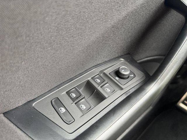 T-Roc Acitve 1.0 TSI Apple CarPlay Rear View
