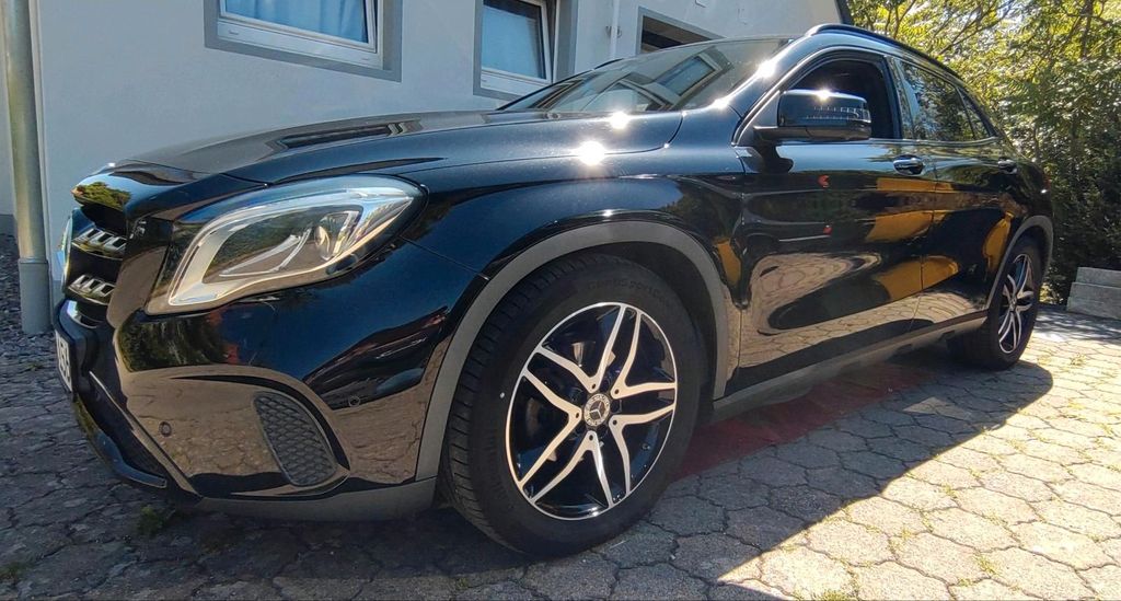 Image of Mercedes-Benz GLA 200
