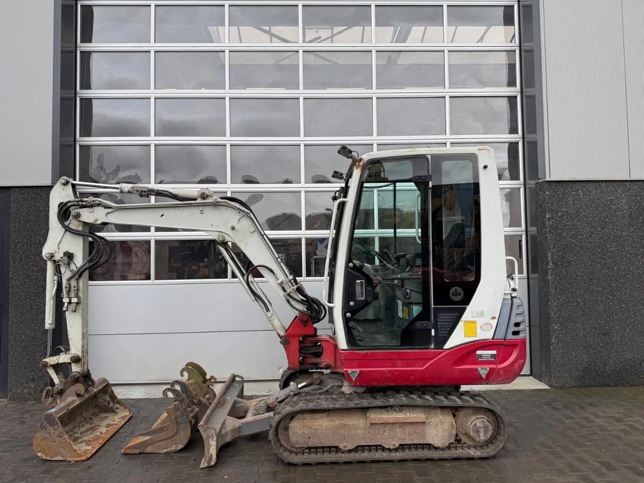 Takeuchi TB228