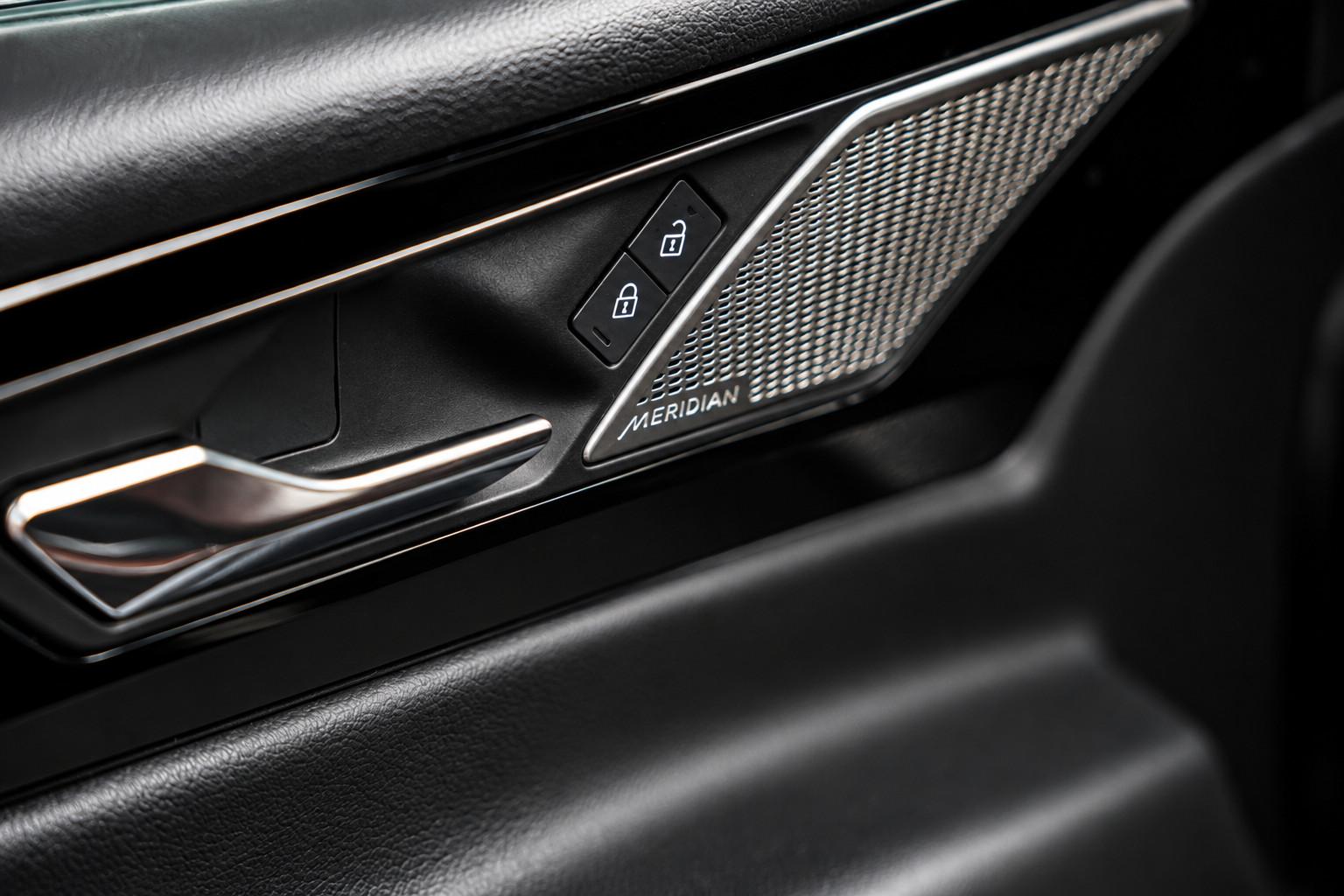 Jaguar Xe R-Dynamic *Pano*HUD*Meridian*BlackPack*360°, миниатюра 16
