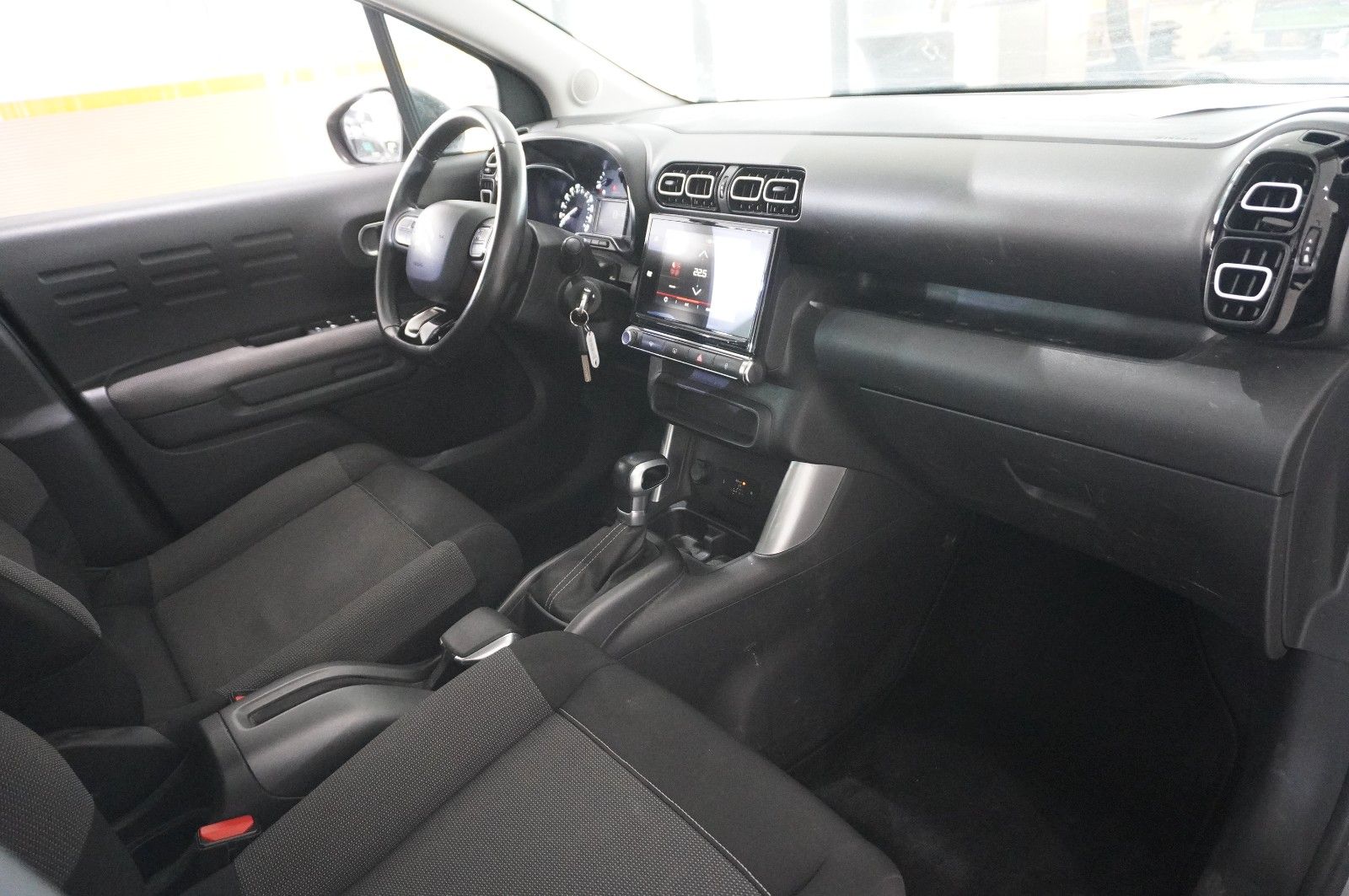 Fahrzeugabbildung Citroën C3 Aircross 1.2 FEEL NAVI/LED/SHZ/PDC/TEMP./AHK