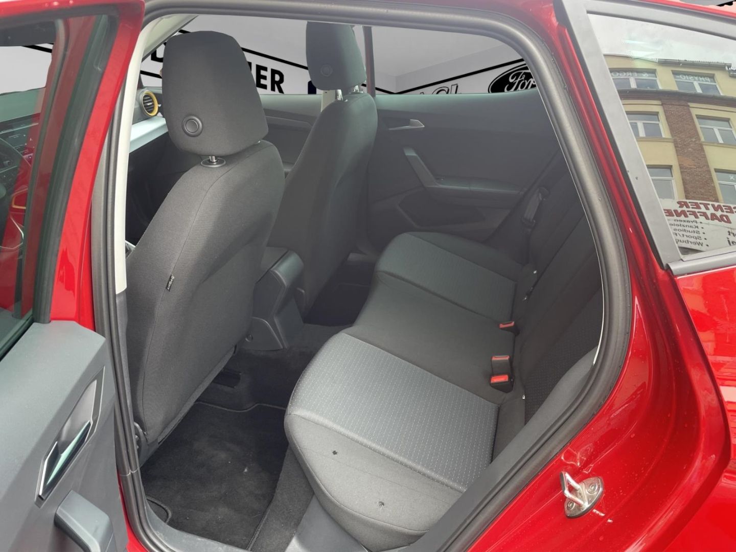 Fahrzeugabbildung SEAT Arona Style Navi Tempomat Allwetter LED PDC