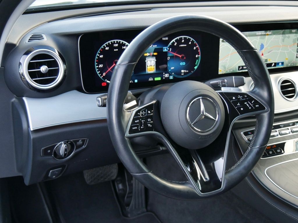 Mercedes-Benz E 300 de T-Modell |Avantgarde|DISTR|LED|NAVI|AHK