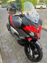 Aprilia SR Max 125 - APRILIA 125