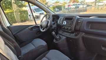 Opel Vivaro - 8