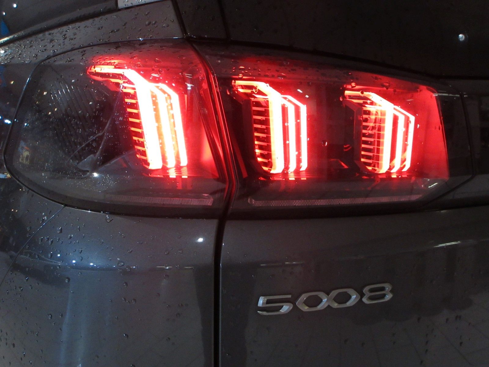 Fahrzeugabbildung Peugeot 5008 Allure 1.5D LED/NAVI/R´CAM/PDC/7-SITZ