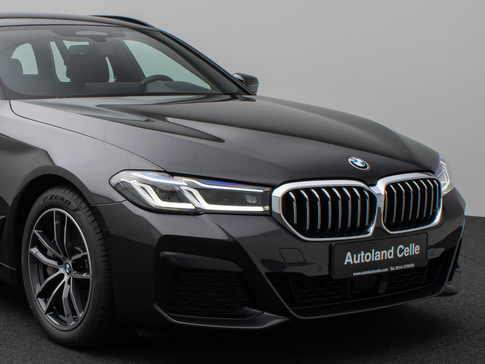 Fahrzeugabbildung BMW 530d xD M Sport Laser Kamera HUD DAB H/K Komfort