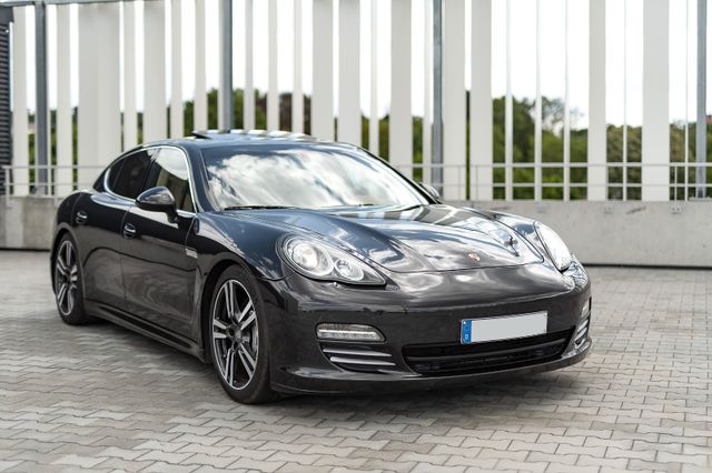 Porsche Panamera 4S S