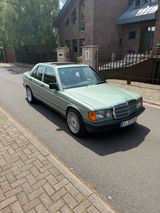Mercedes-Benz Mercedes W201 190D 2.5 - Nelkengrün - H-Gu... - Mercedes-Benz 190 mit Diesel-Antrieb: Limousine, W201 190d