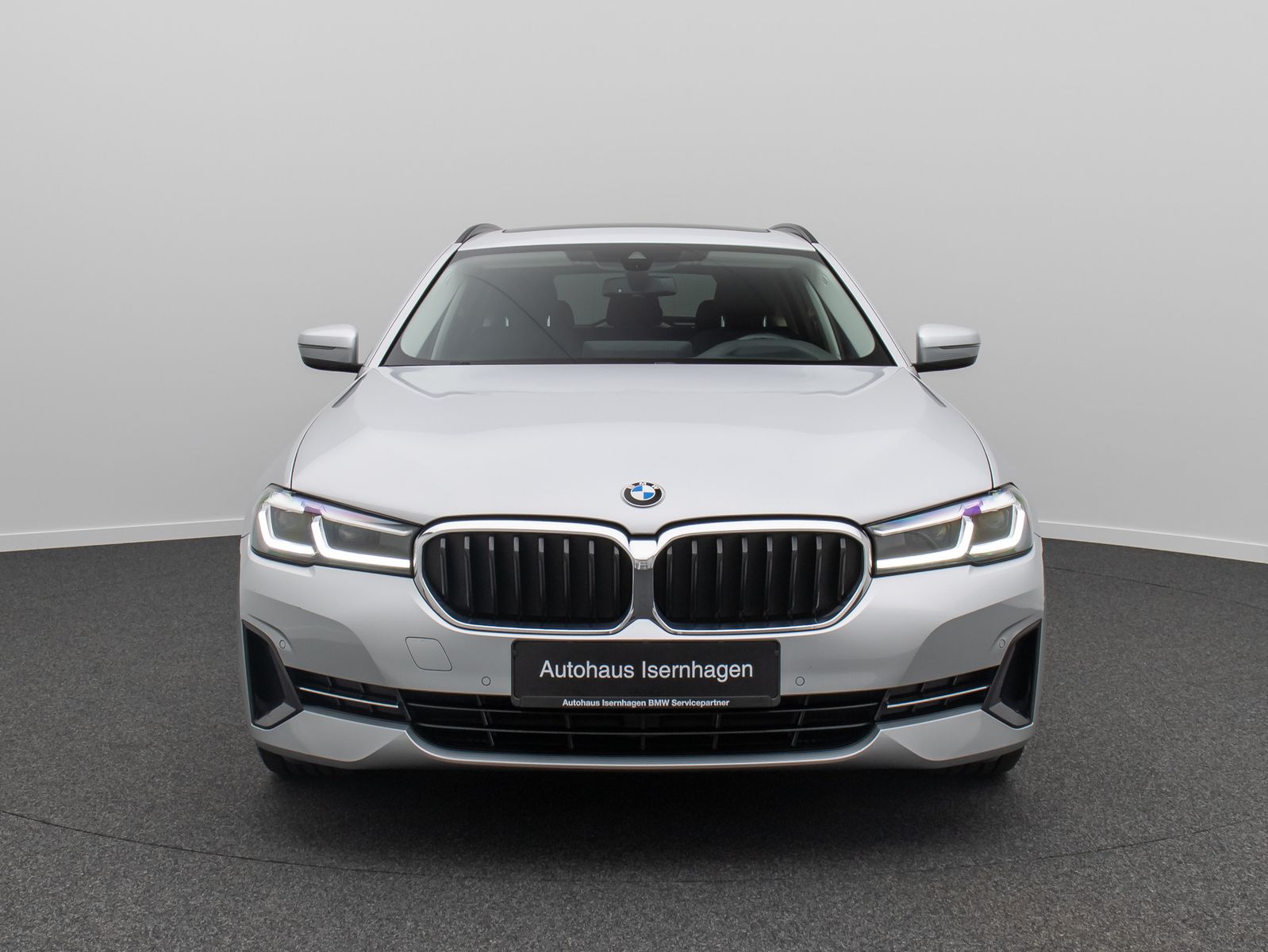 Fahrzeugabbildung BMW 530d Kamera DAB HiFi Panorama HUD Sport 19Zoll