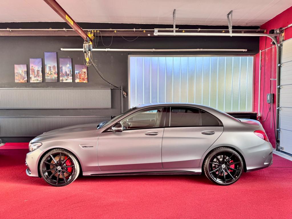Mercedes-Benz C 63 AMG
