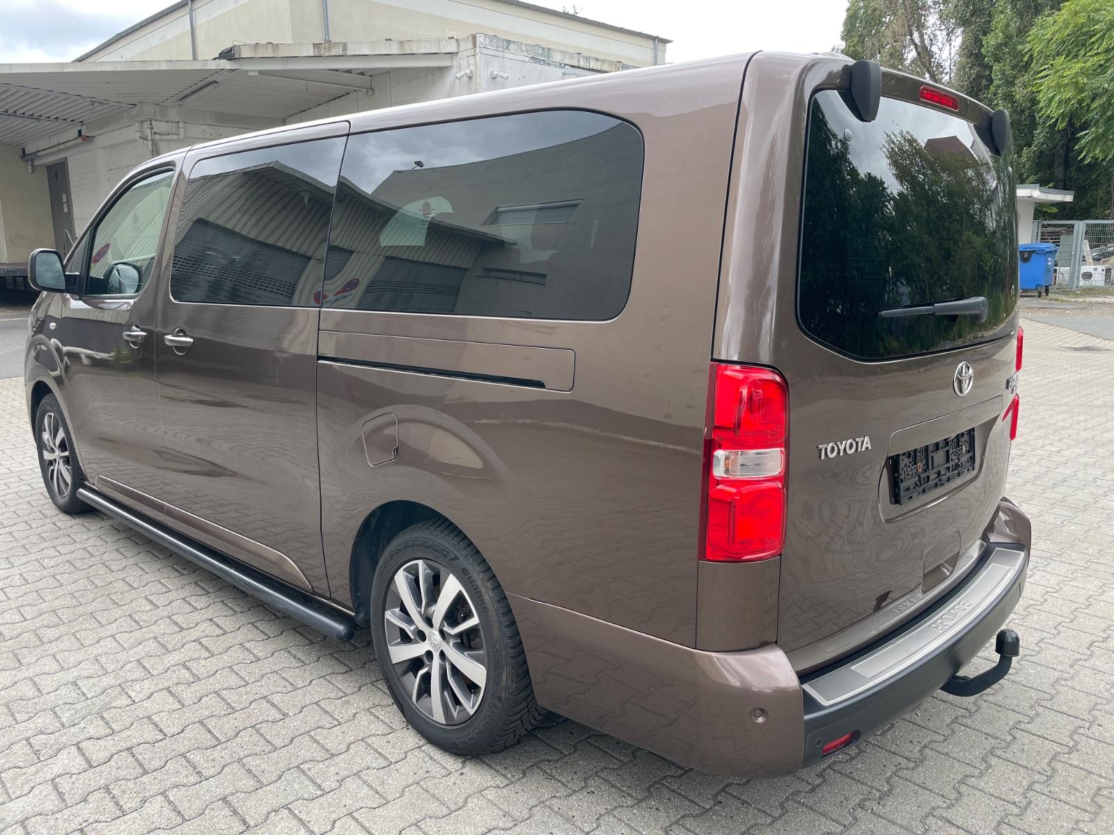 Toyota Proace (Verso) 2,0-l-D-4D 130kW Family Auto