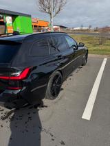 BMW 330d Touring M Sport Auto. - BMW 330 mit Diesel-Antrieb: Alcantara