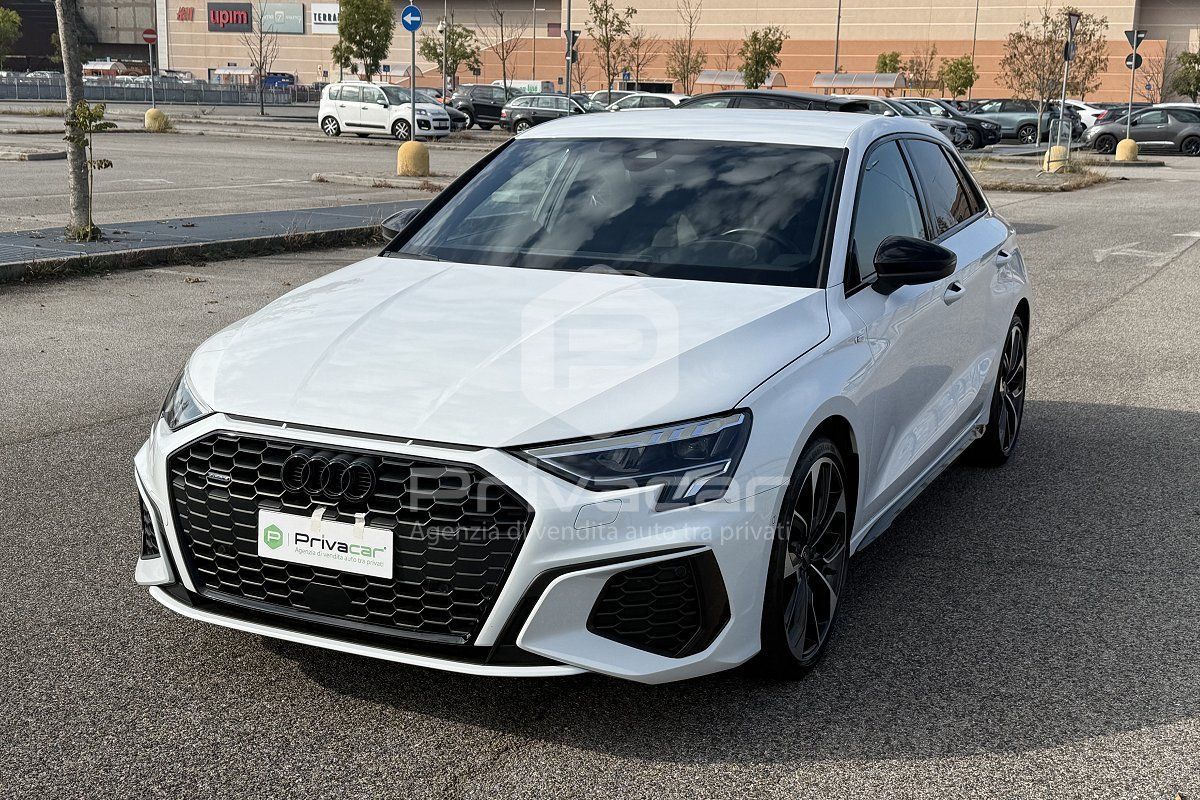 Audi AUDI A3 SPB 40 TDI quattro S tronic Identity Bla