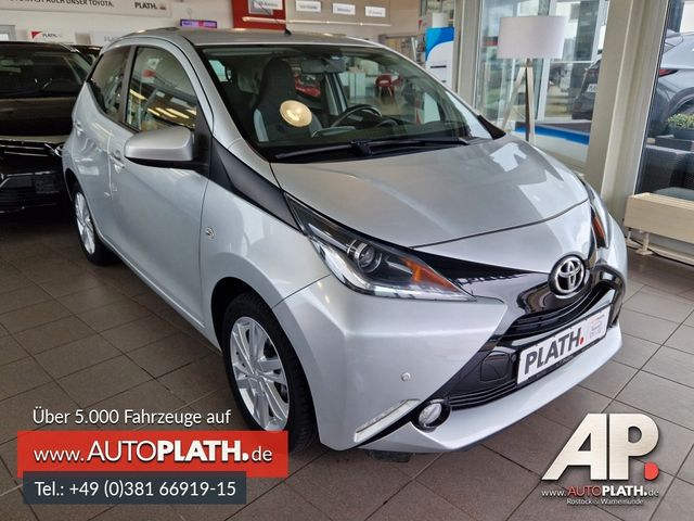 Toyota Aygo  x-play touch – Kamera – Bluetooth