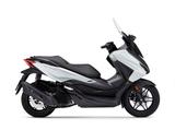 Honda Forza 125 mit Topcase - HONDA ROLLER 125