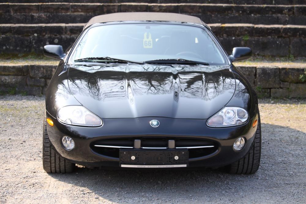 Jaguar XK8