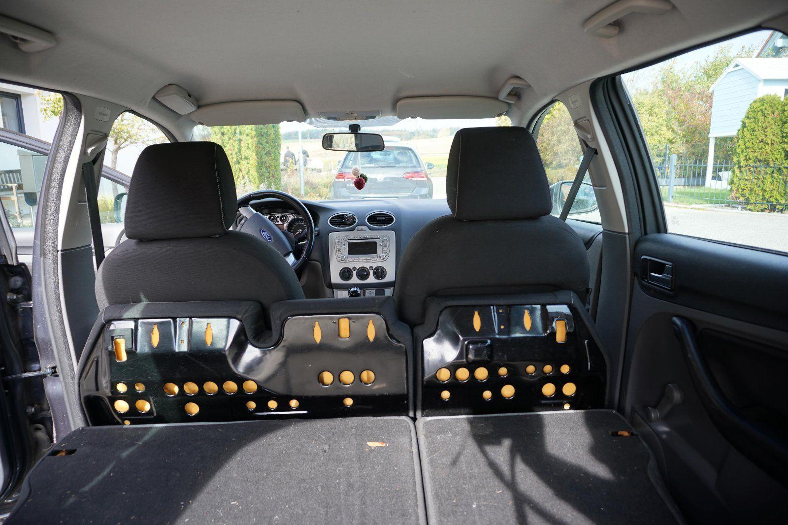 Ford Focus 2011 — photo 14
