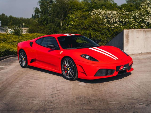 Ferrari Rosso Scuderia / Painted Stripe / Carbon