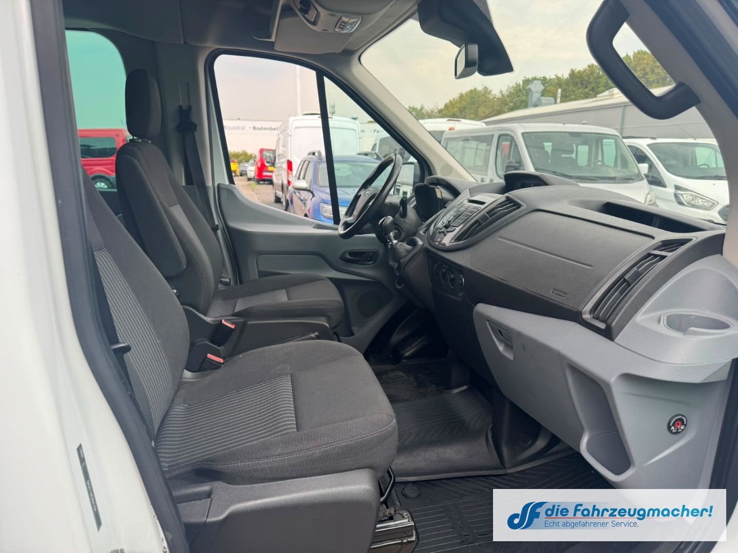 Fahrzeugabbildung Ford Transit Bus 410 L3 Trend Spurhalteass. Temp *EXP