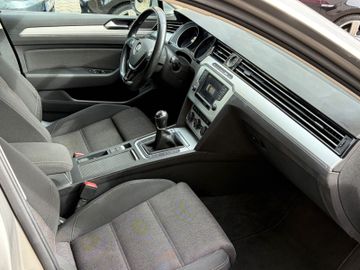 Volkswagen Passat Variant - 10