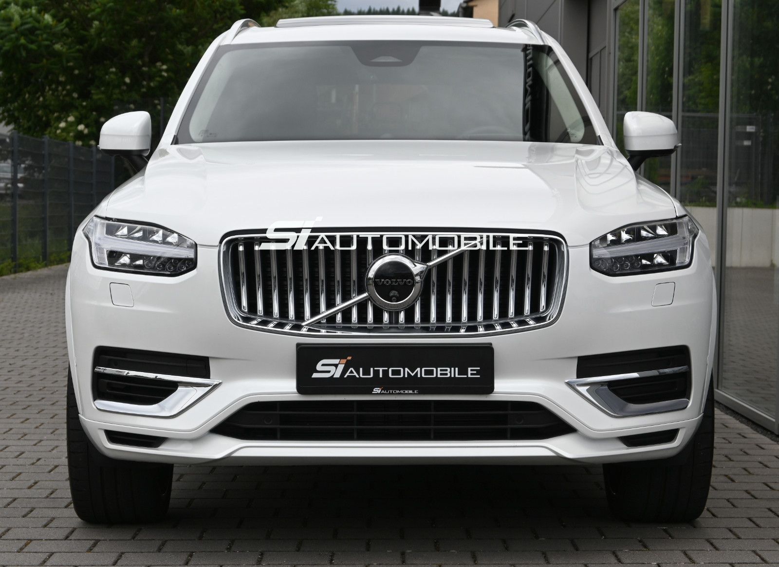 Fahrzeugabbildung Volvo XC90 T8 AWD Re Ultimate Bright °B&W°FOUR-C°VOLL!