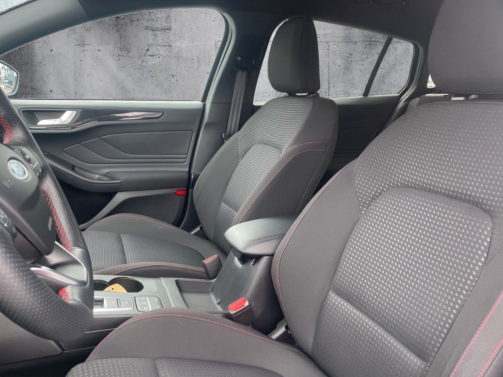 Fahrzeugabbildung Ford Focus Turnier ST-Line