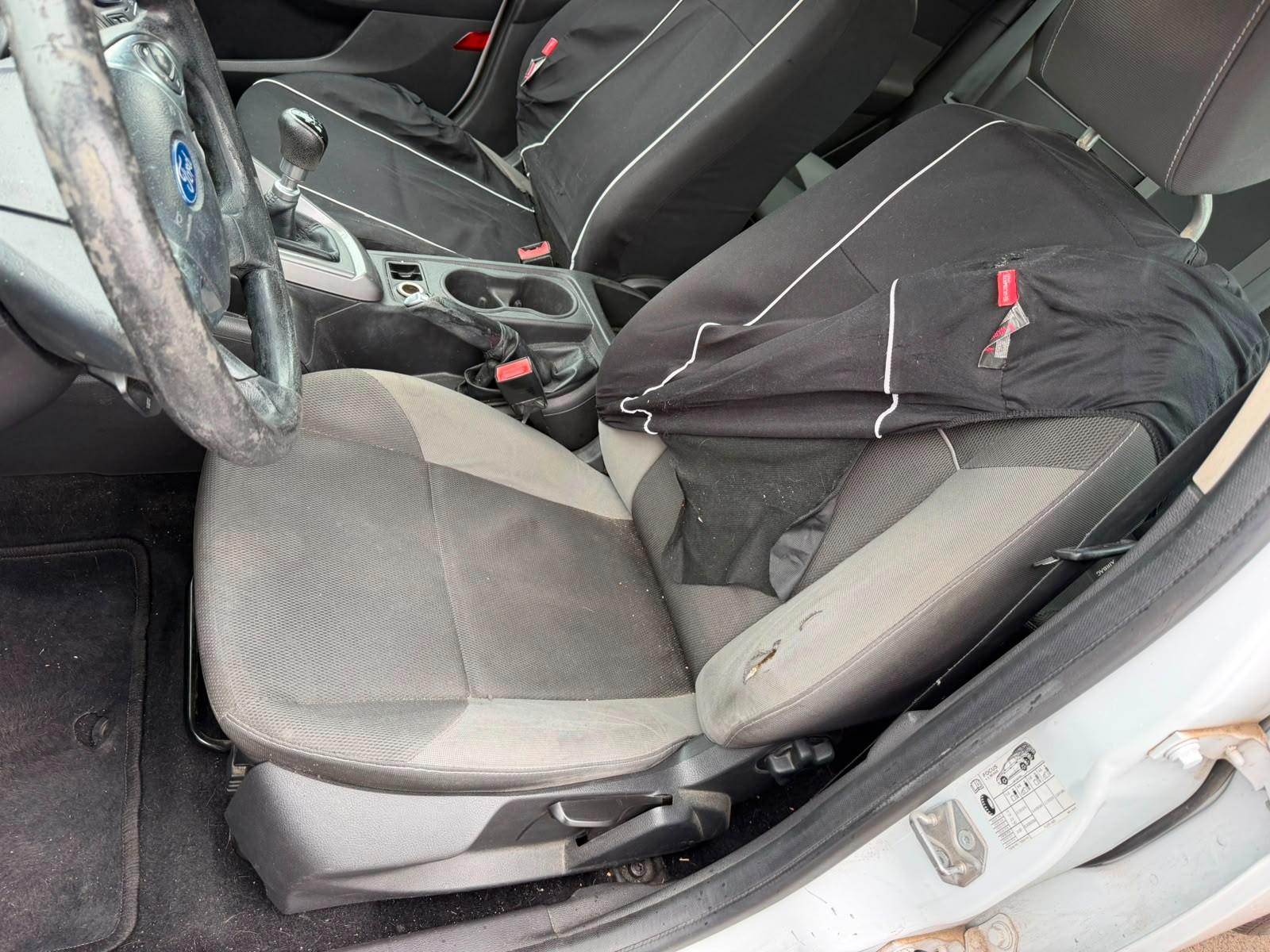 Ford Focus 2013 — photo 10