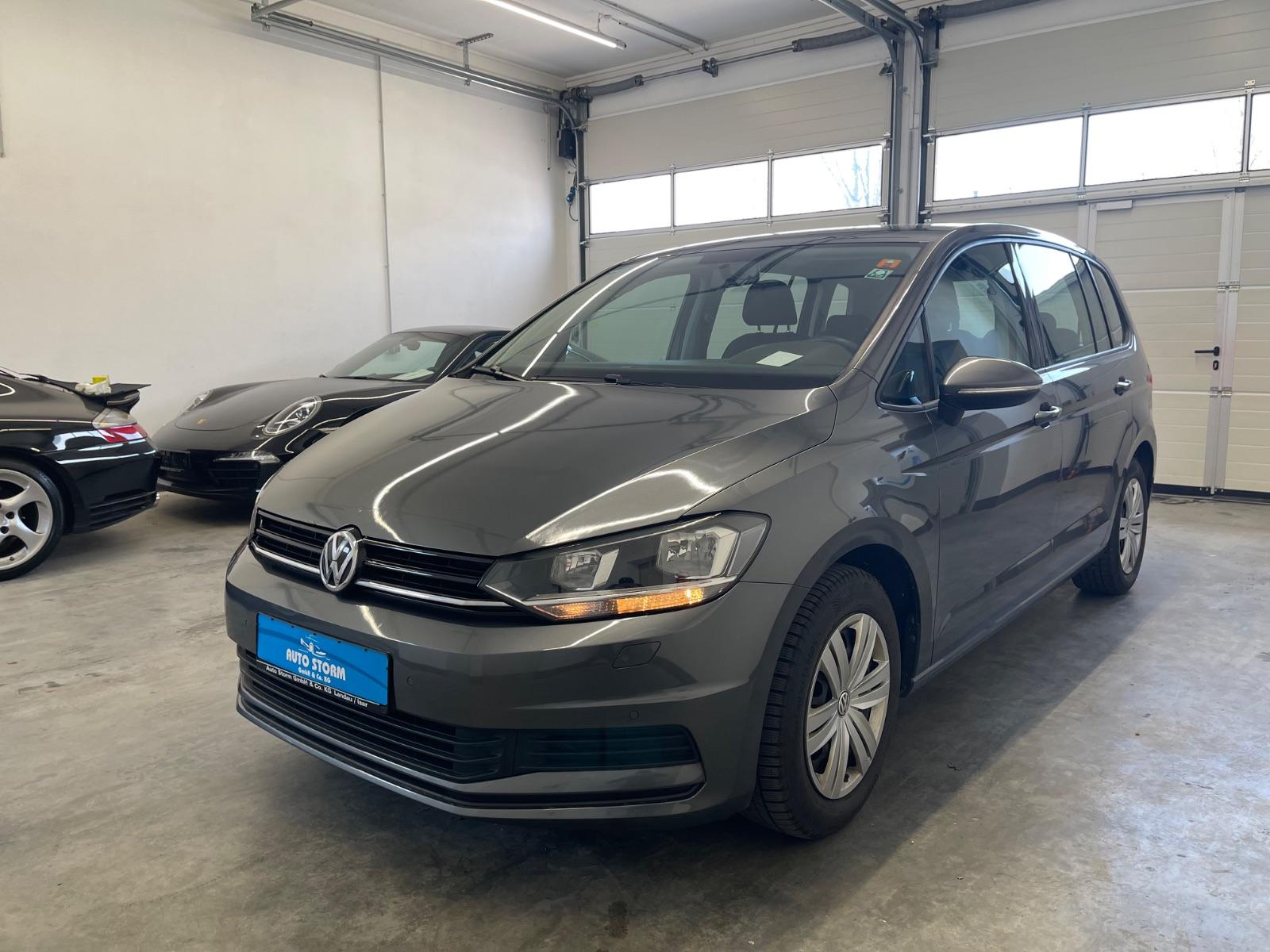 Volkswagen Touran 1.6 TDI *1-HAND*PDC*AHK*SHZ*
