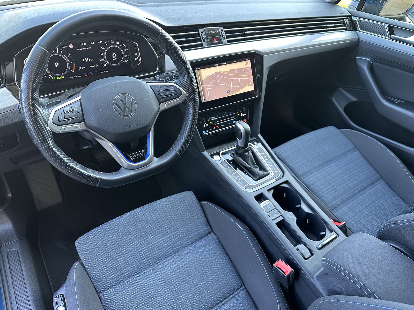 Fahrzeugabbildung Volkswagen Passat Variant GTE NAV+LED+KAM+AHK+VCOCKPIT+17ZO